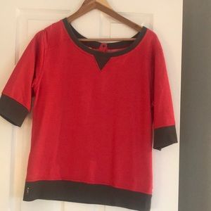 Short sleeve lole top.